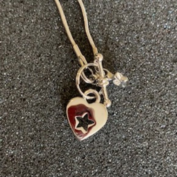 NWT Lia Sophia Silver Heart Necklace - Picture 3 of 6